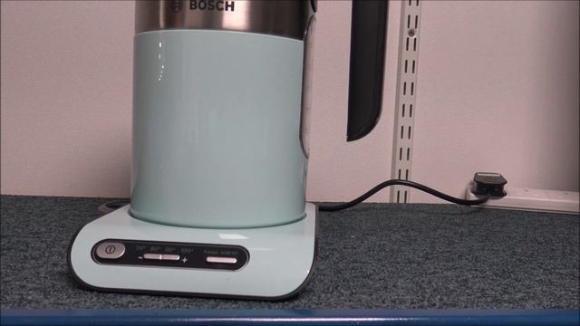 Bosch TWK8632PGB Cordless Kettle Review смотреть онлайн