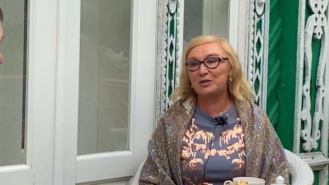 О прошлом и настоящем села Сезёново в интервью "На балконе" с Ириной Остроумовой смотреть онлайн