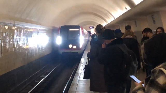 81-765/766/767 Москва На станции Октябрьская смотреть онлайн