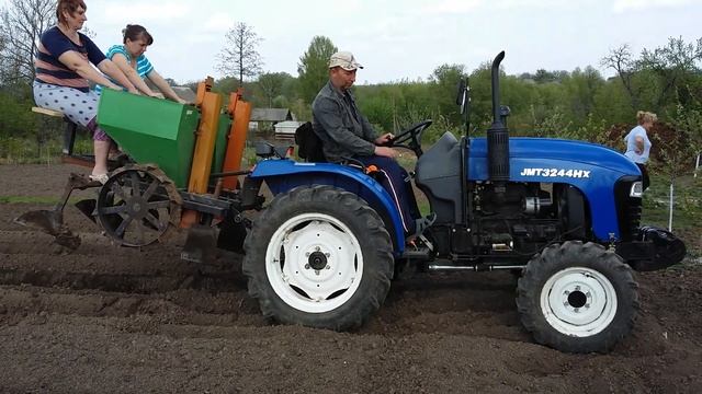 Посадка картошки минитрактором смотреть онлайн