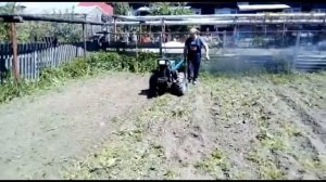 Дизельный мотоблок. вспашка.