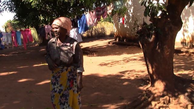 АФРИКА. ZAMBIA. ЗАМБИЯ. АФРИКАНСКАЯ ДЕРЕВНЯ. ВСТРЕЧА С МЕСТНЫМИ ЖИТЕЛЯМИ.