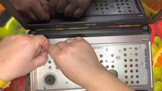 ASUS U32U-RX004V. Разбор. Чистка. Прокачка.