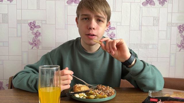 МУКБКНГ ГРЕЧКА С МЯСОМ | СНОВА ЗАКРЫЛСЯ ТИК ТОК | ДЕПРЕССИЯ И ПОЕЗДКА ЧТОБ РАЗВЕЯТЬСЯ смотреть онлайн