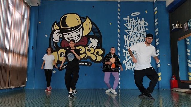DR. CRAZY & STUDENTS / HIP-HOP BASIC / RUNNING MAN VARIATIONS