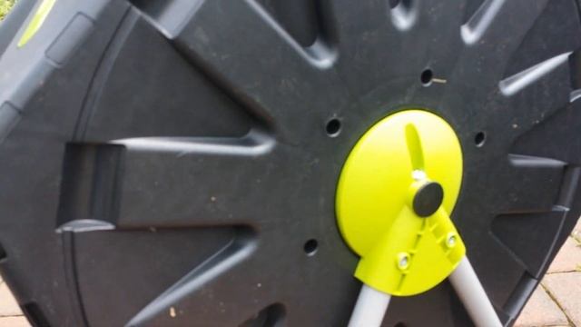 Aldi's Gardenline Tumbling Composter смотреть онлайн