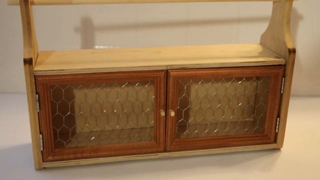 Взяла две разделочные доски и рамки для фотографий, но использовать их по назначению я не буду смотреть онлайн