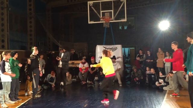 Волнорез - Зимний лагерь 2016 - Смешанные тройки - 1 раунд - 8 баттл смотреть онлайн