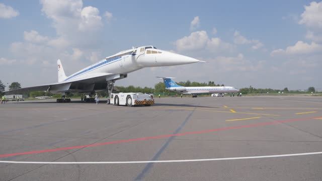 Ту-134 и Ту-144 (Полет ради полета) смотреть онлайн