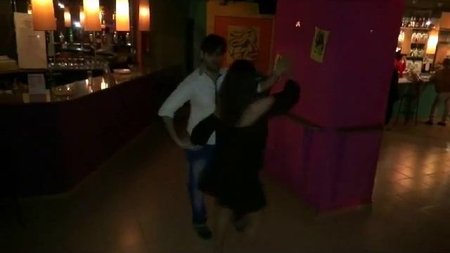 Timbeando en Café Bachata смотреть онлайн