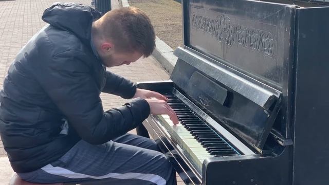 Уличный музыкант смотреть онлайн