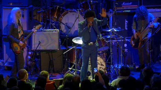 CHARLES BRADLEY // DINOSAUR JR. :: 