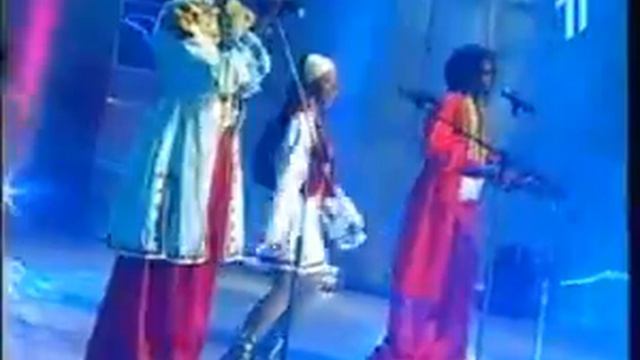 Чорнобривці - Hakuna Matata Несе Галя Воду Live смотреть онлайн