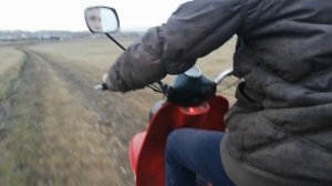 ОСЕННЯЯ ПОКАТУШКА НА МОТОРОЛЛЕРЕ! МЕСИМ ГРЯЗЬ НА МОТОРОЛЛЕРЕ! ДИКИЙ МУРАВЕЙ!)