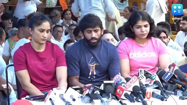 Wrestlers Protest: Grapplers React To Supreme Court Order; Target Brijbhushan Singh, Cricketers смотреть онлайн