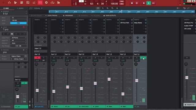 making a beat in Akai Mpc software using lpk25 and mpc studio mk2 смотреть онлайн