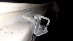 лечим замок капота нивы