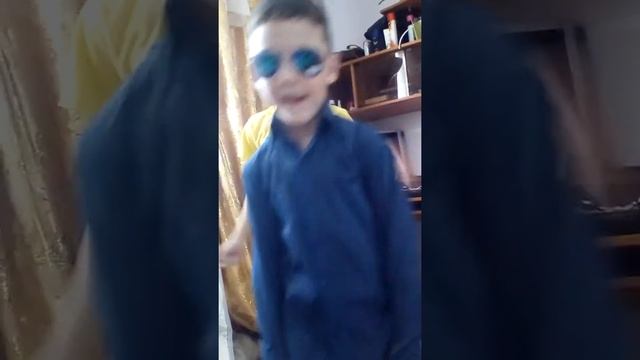 Танцуем вокруг тебя весь мир смотреть онлайн