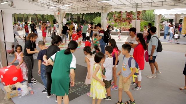 Gardens by the Bay Celebrates National Day смотреть онлайн