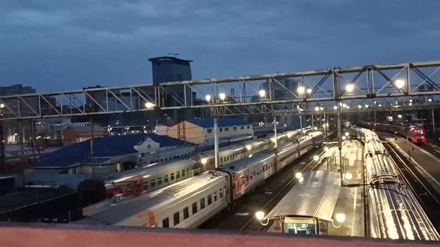 ЭП20-048 с поездом №7 Севастополь - Санкт-Петербург смотреть онлайн