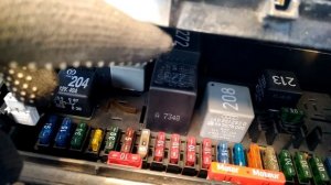 АУДИ 80 Б4 реле топливного насоса