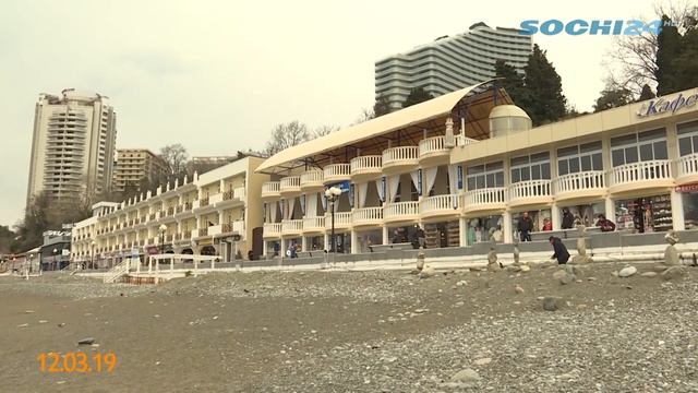 Кто делает каменные скульптуры на центральном пляже? смотреть онлайн