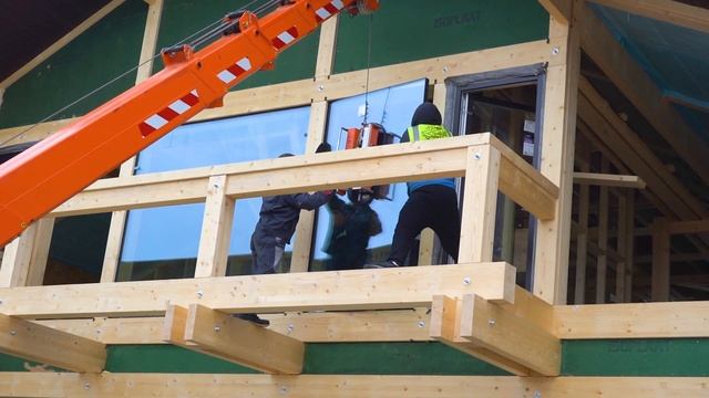 Остекление дома по технологии фахверк. Монтаж безрамного остекления. Панорамные окна. смотреть онлайн