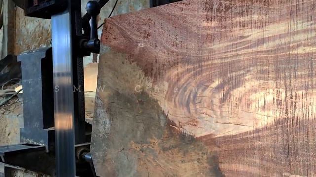 Dangerous,Sawing Biggest Old Wood Thick And Wide Boards Joglo Materials In Sawmill смотреть онлайн
