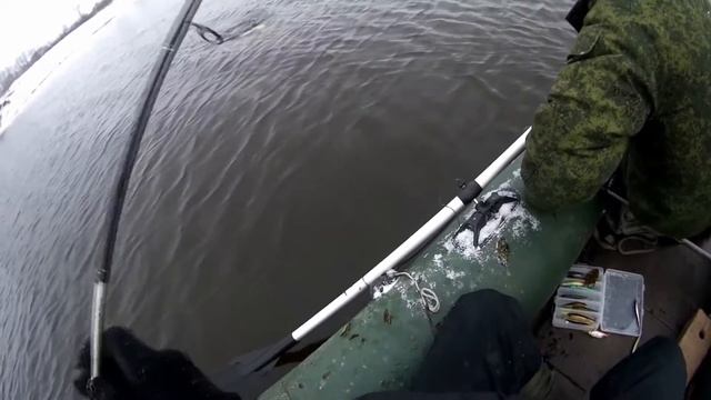 Воблер Strike Pro Inquisitor 110SP ловля щуки на спиннинг осенью и зимой Рыбалка с лодки смотреть онлайн