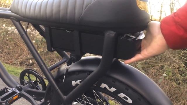 How to Remove Ariel Rider D-Class Ebike's Battery смотреть онлайн