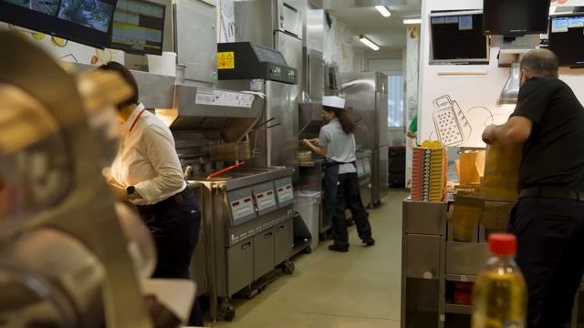 The world's only float-through McDonalds смотреть онлайн