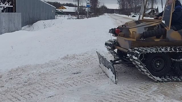 Вездеход Добрыня Булат чистит снег смотреть онлайн