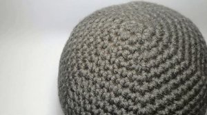 Видеообзор. Вязание крючком. Мужская шапка. Ничего лишнего.