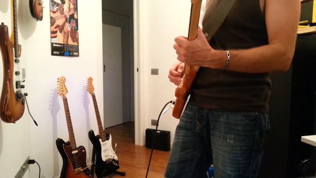 Fender Stratocaster Highway смотреть онлайн