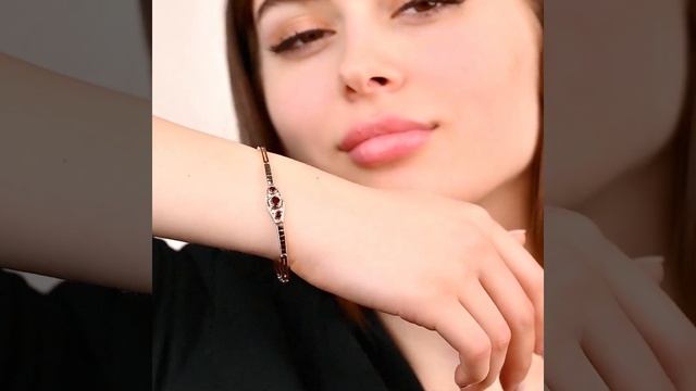 Bransoleta złota z rubinami 1,23 ct i brylantami 0,06 ct. смотреть онлайн