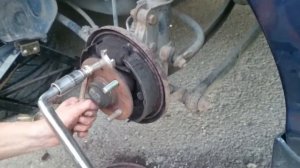 Замена шпильки хёндай акцент, задняя ступица