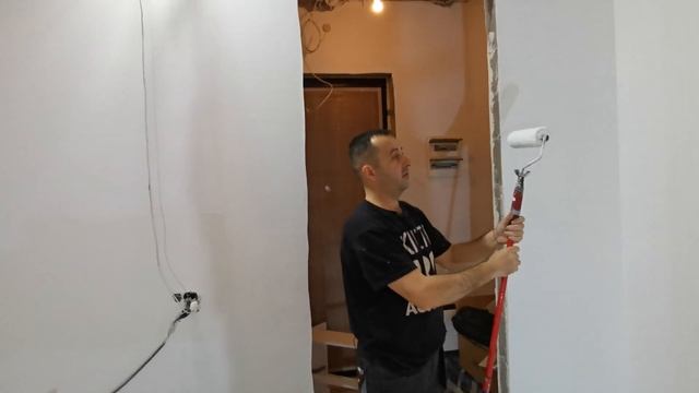 как красить обои под покраску | как правильно красить обои | как красить обои валиком смотреть онлайн