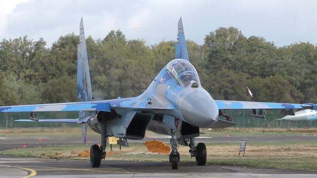 Ukrainian Air Force SU-27 Flankers In Action [4K]  #flanker #ukraine #airforce #flanker