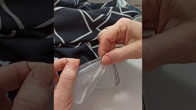 Как подшить низ трикотажного изделия вручную, чтобы шов не лопался в процессе носки. смотреть онлайн
