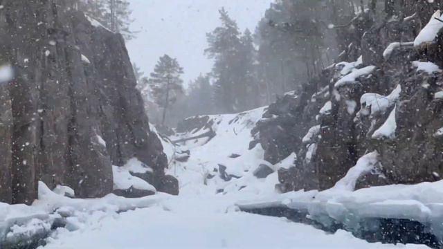 ЗИМНИЙ ПОХОД В ТАЙГУ | Бадарминский разлом, зимний поход по льду 🏔️ смотреть онлайн
