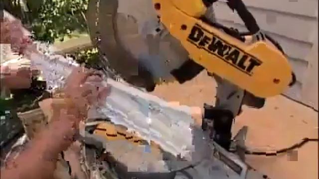 Installing Crown Moulding - DИcor Moulding.flv смотреть онлайн