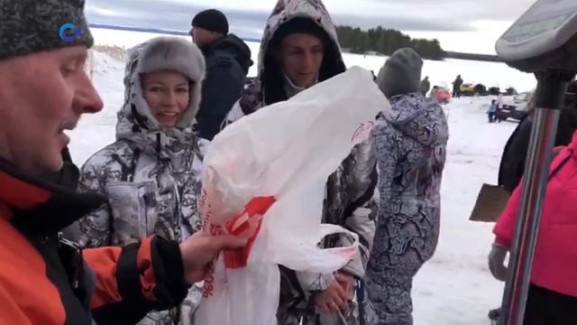 Самых удачливых рыбаков определили в карельской деревне Вокнаволок на празднике рыбной ловли смотреть онлайн