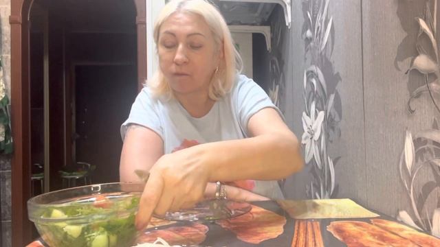 Мукбанг! Молодой картофель с селёдочкой!