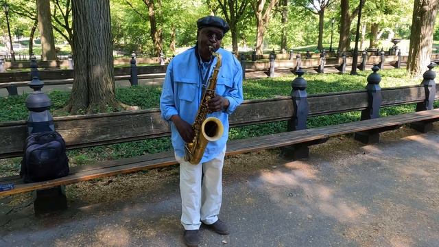 Ralph Williams, Saxophone player in Central Park 4K Ultra HD смотреть онлайн