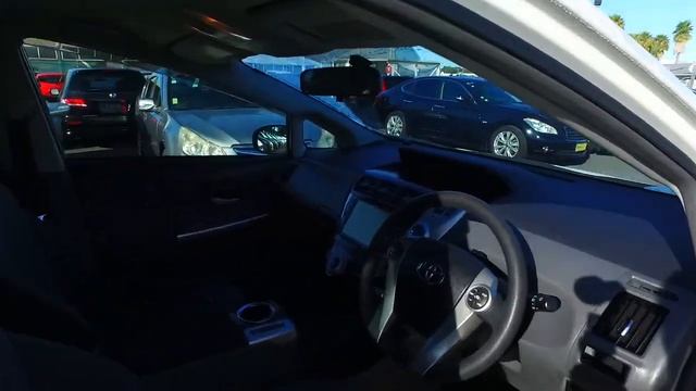 Toyota Prius Alpha V Wagon смотреть онлайн