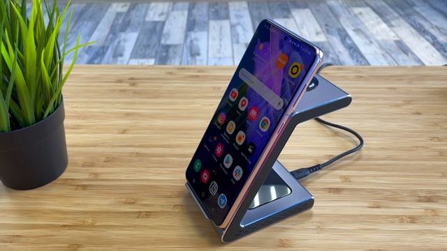 Prestigio ReVolt A8 - Док-станция 3в1 для iPhone, Apple Watch и AirPods смотреть онлайн