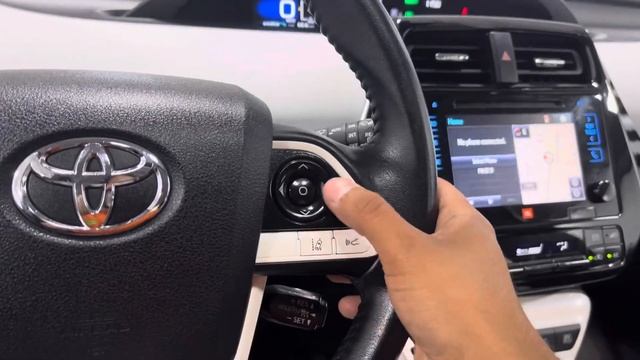 2016 Toyota Prius 5dr HB Four (Natl) 41K MILES 1.8L 4CYL, HEADS UP DISPLAY, NAVIGATION, HEATED LEAT