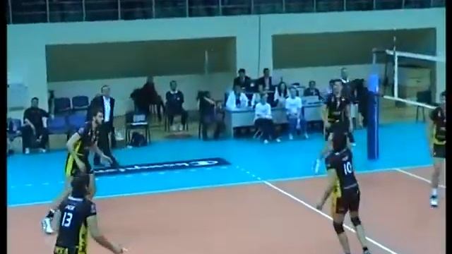 Волейбол ЗЕНИТ - Казань СКРА Белхатов Польша 3 партия смотреть онлайн