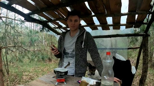 Плаваю в землянке! Новый огород, сажаем картошку. Строю дровник. смотреть онлайн