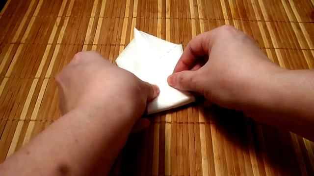 Как красиво сложить салфетку! Лебедь! How beautiful folded napkin Swan! смотреть онлайн
